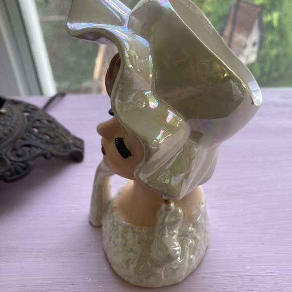Elegant Vintage Lady Head Vase with Hat - Picture 6 of 10